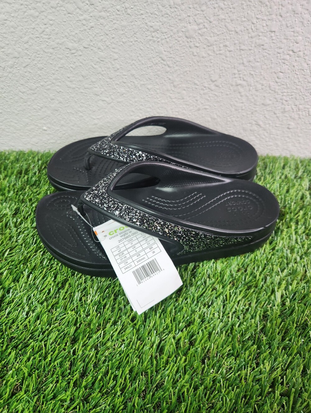 Crocs Women's Sloane Glitter Wedge Flip Flop Sandals, Black, Size 7